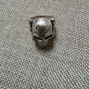 Men's Bold Silver Skull Ring